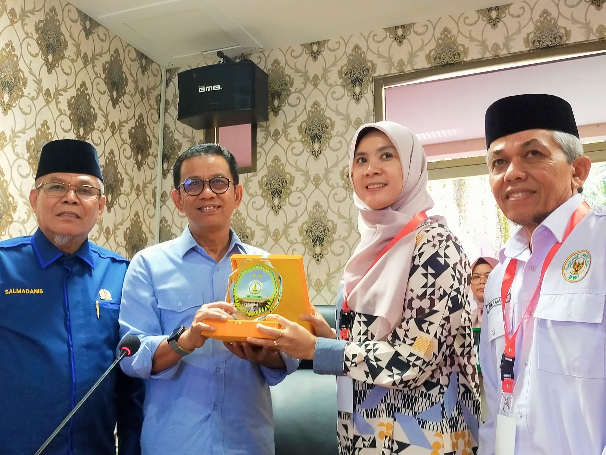 dua-kata-ini-telah-menjaga-kerukunan-umat-beragama-di-padang dua-kata-ini-telah-menjaga-kerukunan-umat-beragama-di-padang