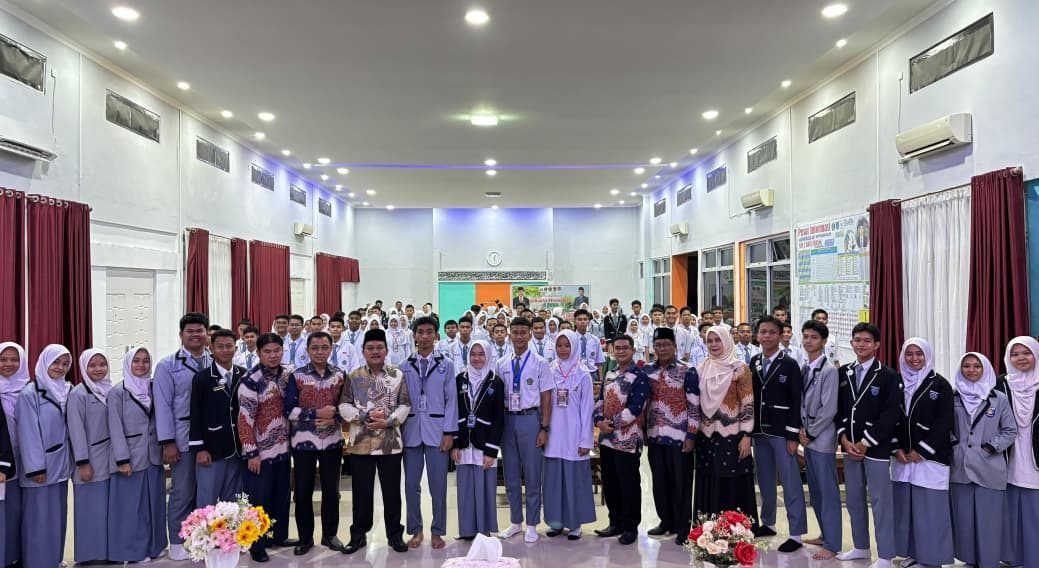 125-siswa-man-2-padang-ikut-ldks-2025,-dilatih-jadi-pemimpin-bijaksana 125-siswa-man-2-padang-ikut-ldks-2025,-dilatih-jadi-pemimpin-bijaksana