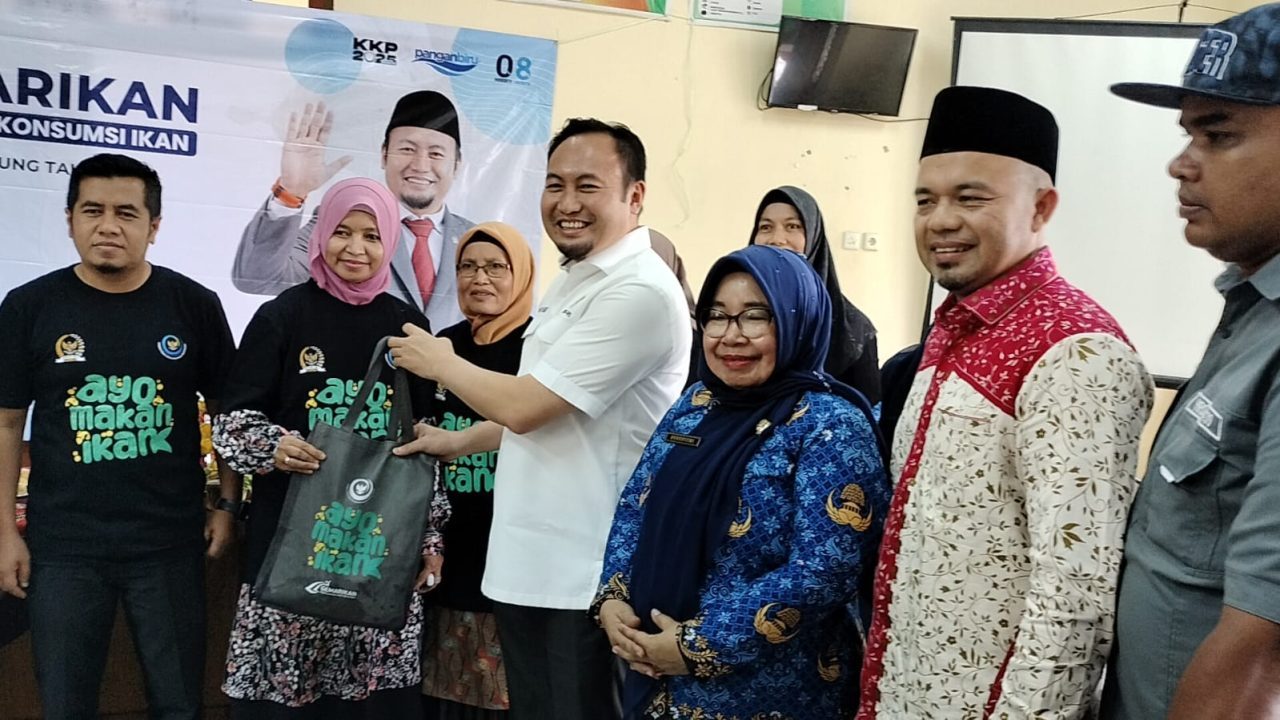 anggota-komisi-iv-dpr-ri-rahmat-saleh-temui-ppl-se-solok,-bahas-program-gemarikan-dan-tanam-kopi-2.000-hektare anggota-komisi-iv-dpr-ri-rahmat-saleh-temui-ppl-se-solok,-bahas-program-gemarikan-dan-tanam-kopi-2.000-hektare