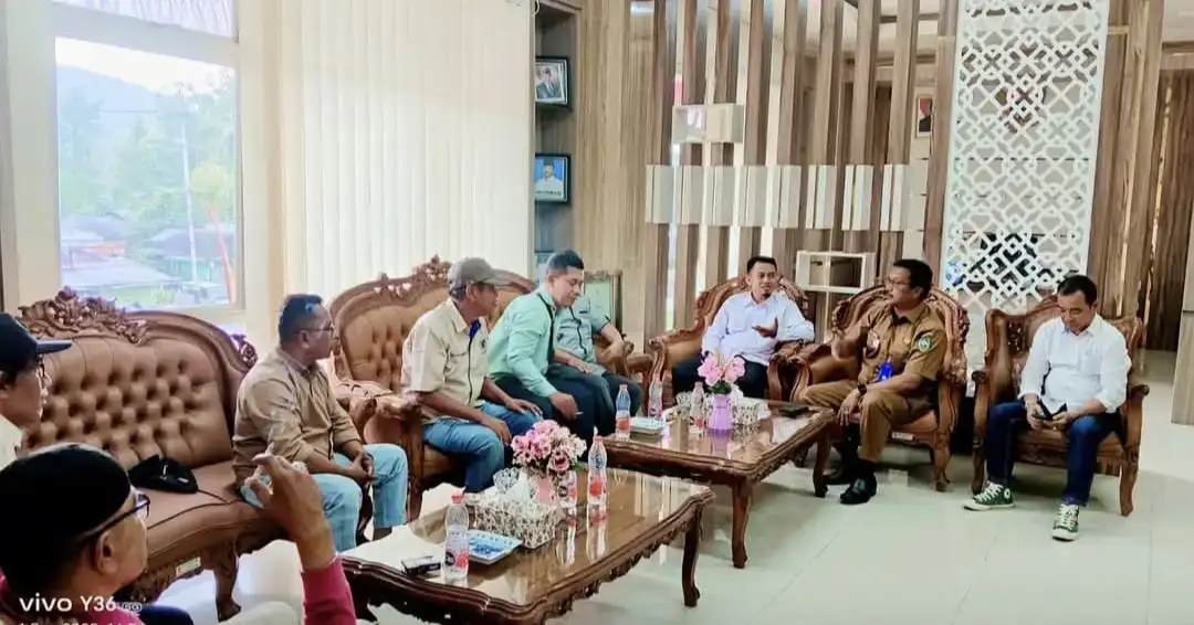 wartawan-kecewa,-janji-ketua-dprd-pasaman-soal-kerjasama-media-tak-terbukti wartawan-kecewa,-janji-ketua-dprd-pasaman-soal-kerjasama-media-tak-terbukti