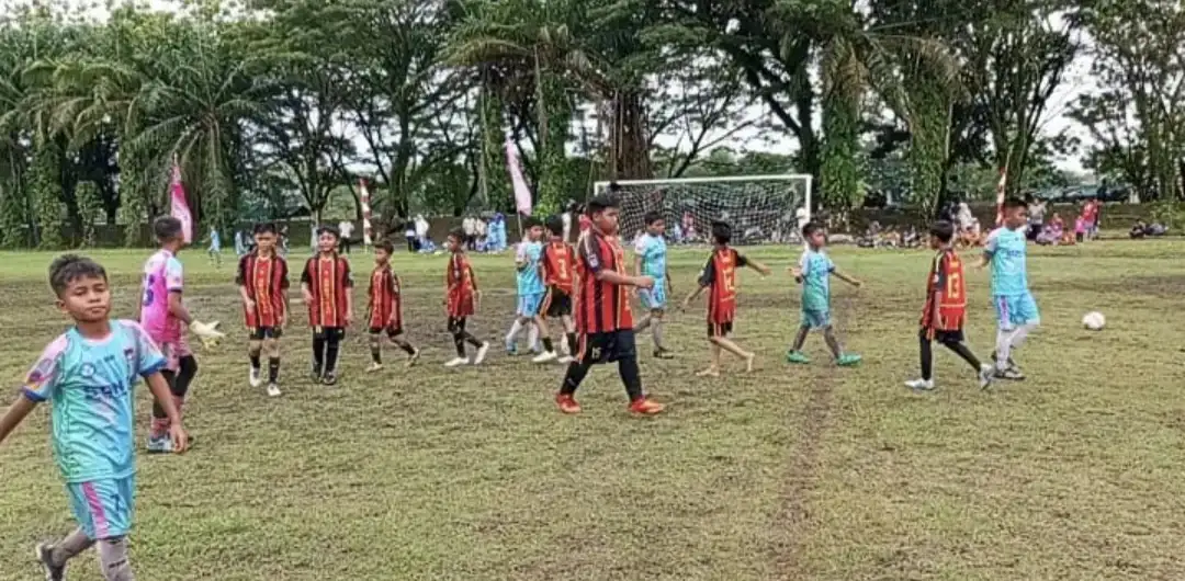 lolos-babak-penyisihan,-40-tim-sd/mi-berebut-tiket-perempat-final-sepabola-mini-kkg-pjok-padang-utara-cup-iii/2025 lolos-babak-penyisihan,-40-tim-sd/mi-berebut-tiket-perempat-final-sepabola-mini-kkg-pjok-padang-utara-cup-iii/2025