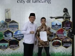 wako-payakumbuh-zulmaeta-apresiasi-arik-alfiki-dan-aditia-alfiki-berprestasi-tingkat-dunia