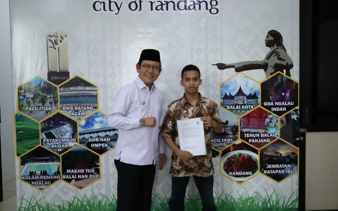wako-payakumbuh-zulmaeta-apresiasi-arik-alfiki-dan-aditia-alfiki-berprestasi-tingkat-dunia wako-payakumbuh-zulmaeta-apresiasi-arik-alfiki-dan-aditia-alfiki-berprestasi-tingkat-dunia