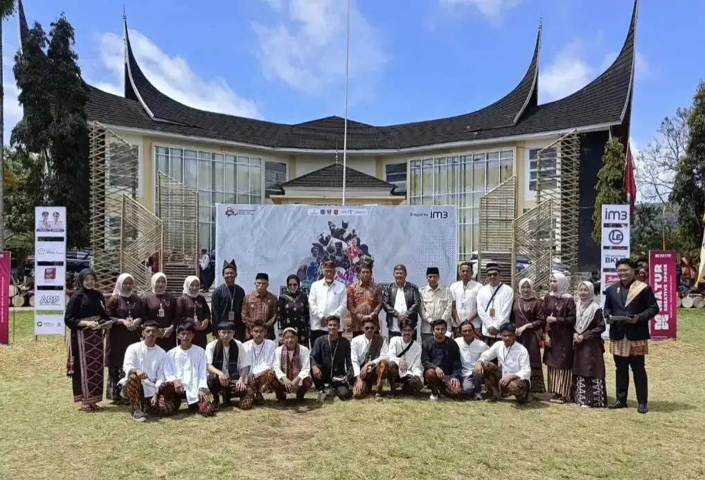pesona-tambua-tansa-2025-bergema,-gubernur-mahyeldi-apresiasi-anak-muda-agam pesona-tambua-tansa-2025-bergema,-gubernur-mahyeldi-apresiasi-anak-muda-agam