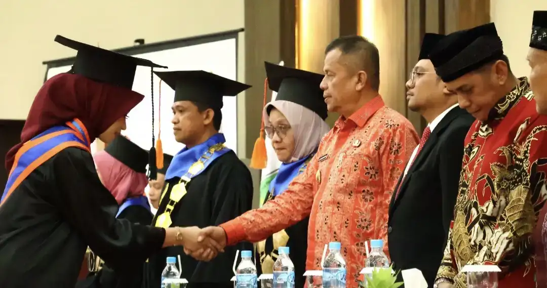 wisuda-ke-18-stt-payakumbuh,-wawako-ingatkan-lulusan-jadi-pencipta-lapangan-kerja wisuda-ke-18-stt-payakumbuh,-wawako-ingatkan-lulusan-jadi-pencipta-lapangan-kerja