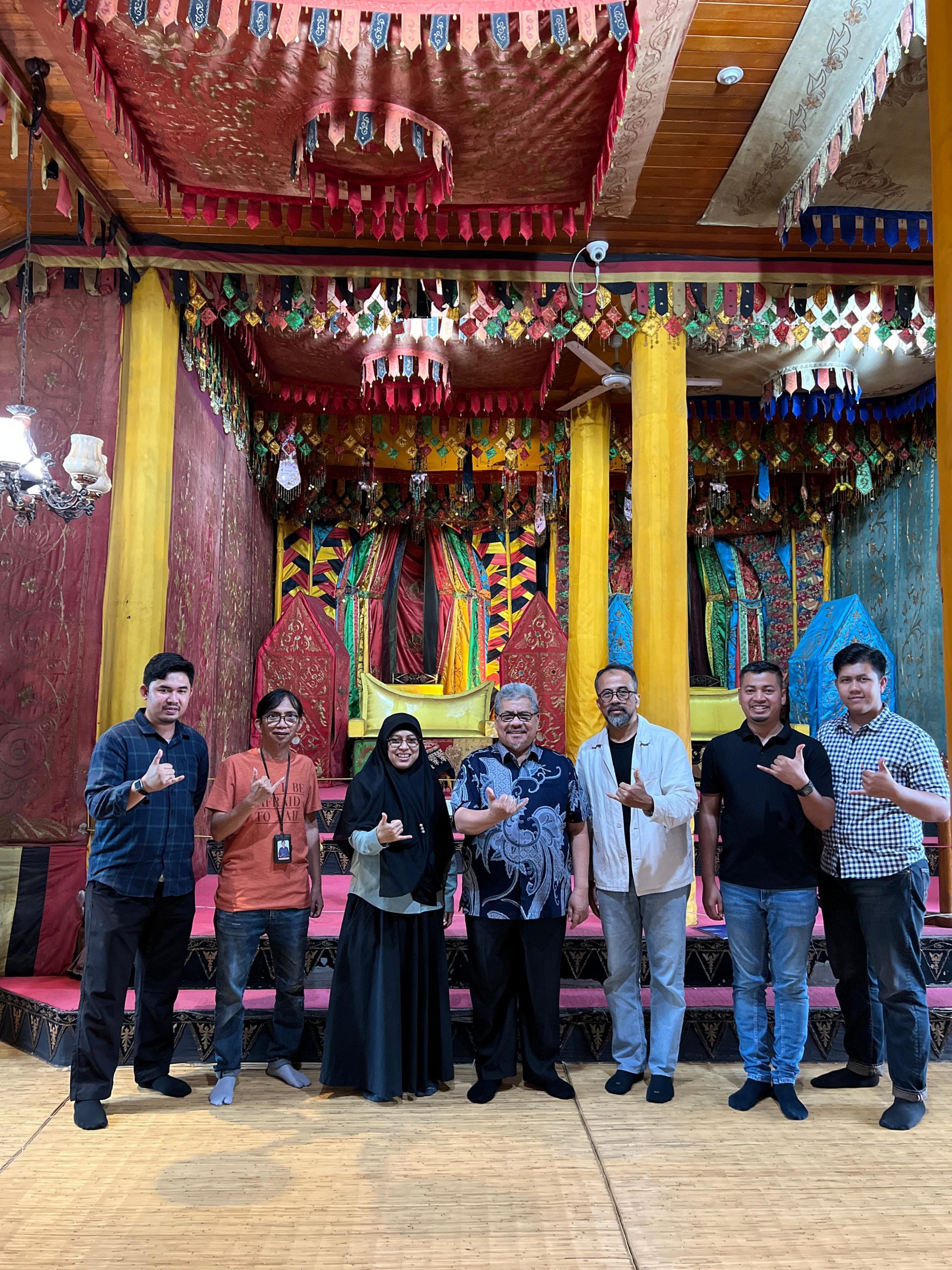 ketua-dprd-sumbar-muhidi:-anjungan-sumbar-di-tmii-harus-jadi-etalase-ranah-minang ketua-dprd-sumbar-muhidi:-anjungan-sumbar-di-tmii-harus-jadi-etalase-ranah-minang