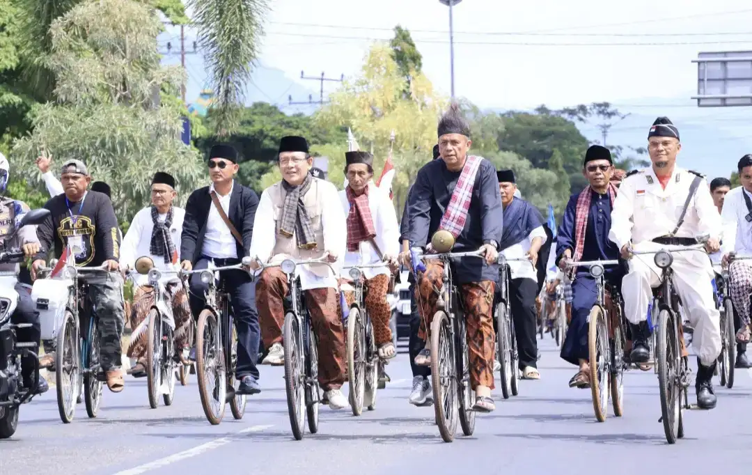 luar-biasa!-parade-onthel-payakumbuh-2025-dihadiri-onthelis-nusantara luar-biasa!-parade-onthel-payakumbuh-2025-dihadiri-onthelis-nusantara