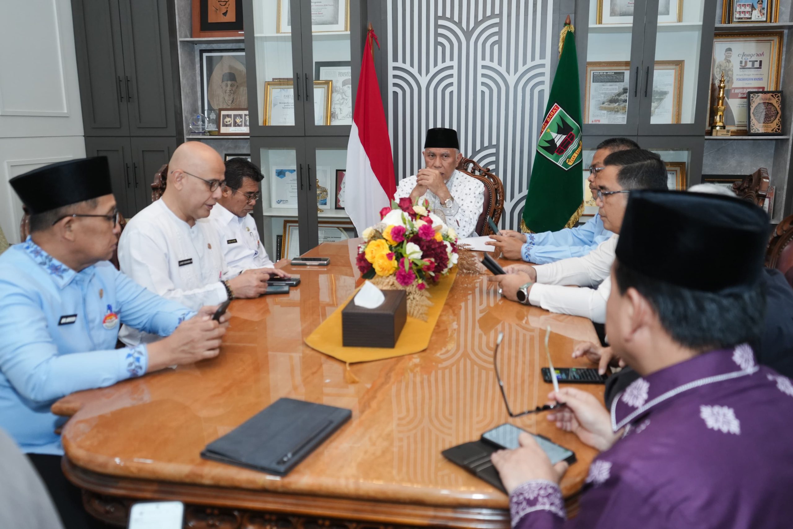 konferensi-wakaf-internasional,-gubernur-mahyeldi-pastikan-tokoh-nasional-dan-internasional-hadir konferensi-wakaf-internasional,-gubernur-mahyeldi-pastikan-tokoh-nasional-dan-internasional-hadir