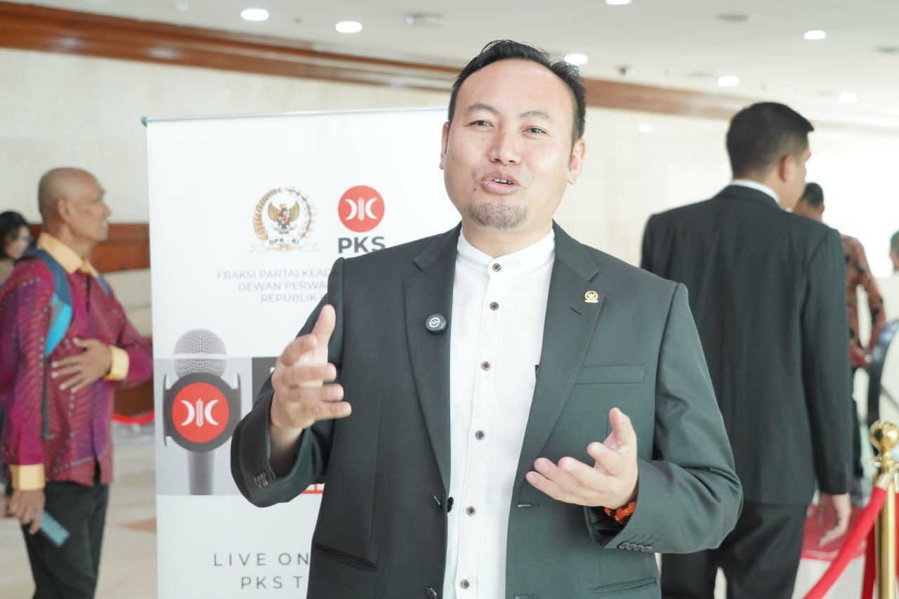 hari-pahlawan,-rahmat-saleh-ingatkan-keteladanan-tokoh-sumbar-untuk-bangsa