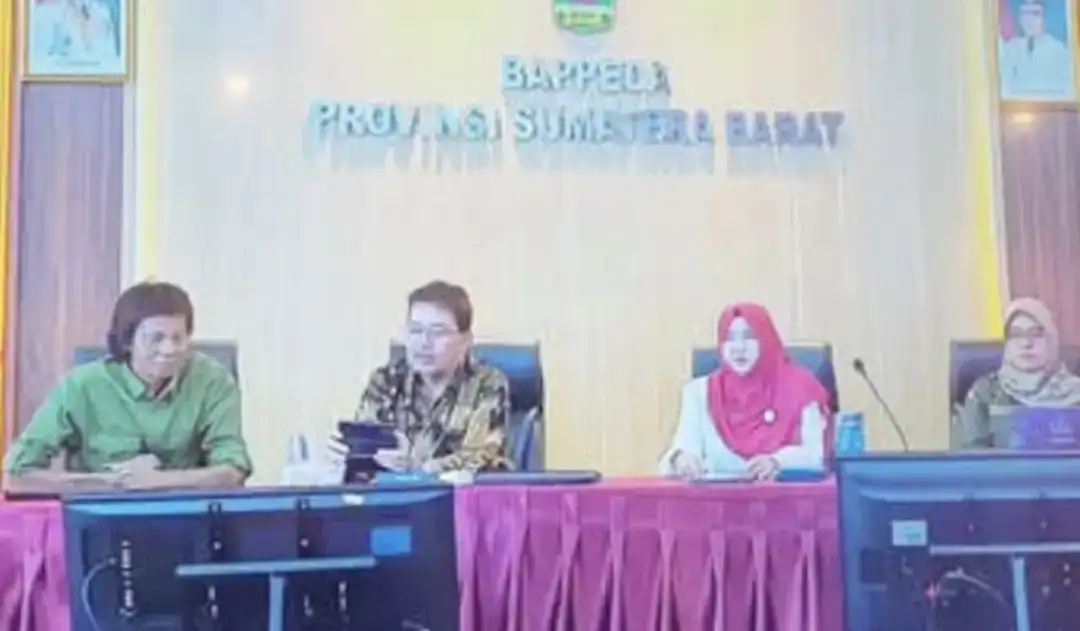 prof-indang-dewata-paparkan-pengembangan-green-economy-di-bappeda-sumbar prof-indang-dewata-paparkan-pengembangan-green-economy-di-bappeda-sumbar