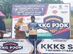 kepsek-sd-24-ujung-gurun-yumlisma-bangga-anaknya-alif-rahman-pemain-terbaik-sepakbola-mini-cup-iii