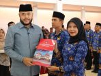 wako-fadly-amran-ambil-sumpah-pns-ikatan-dinas-dan-serahkan-sk-pppk-paruh-waktu