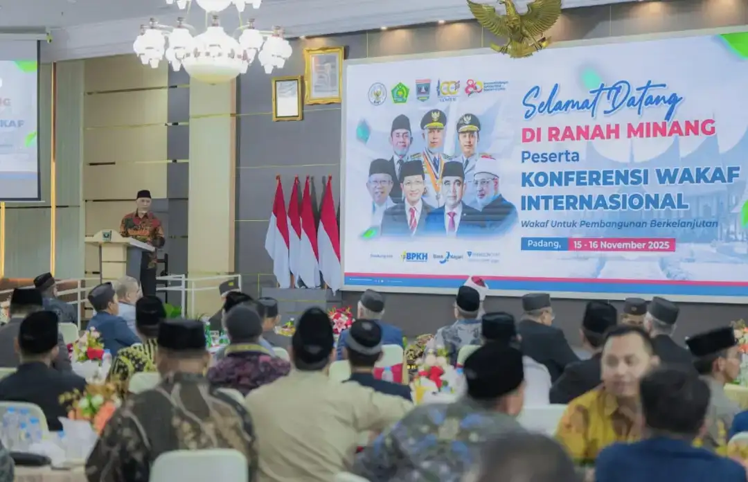 gubernur-mahyeldi-sambut-peserta-konferensi-wakaf-internasional-2025-dalam-gala-dinner