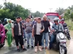 bupati-pasbar-bersama-rombongan-tertahan-di-lokasi-terdampak-banjir-batang-saman