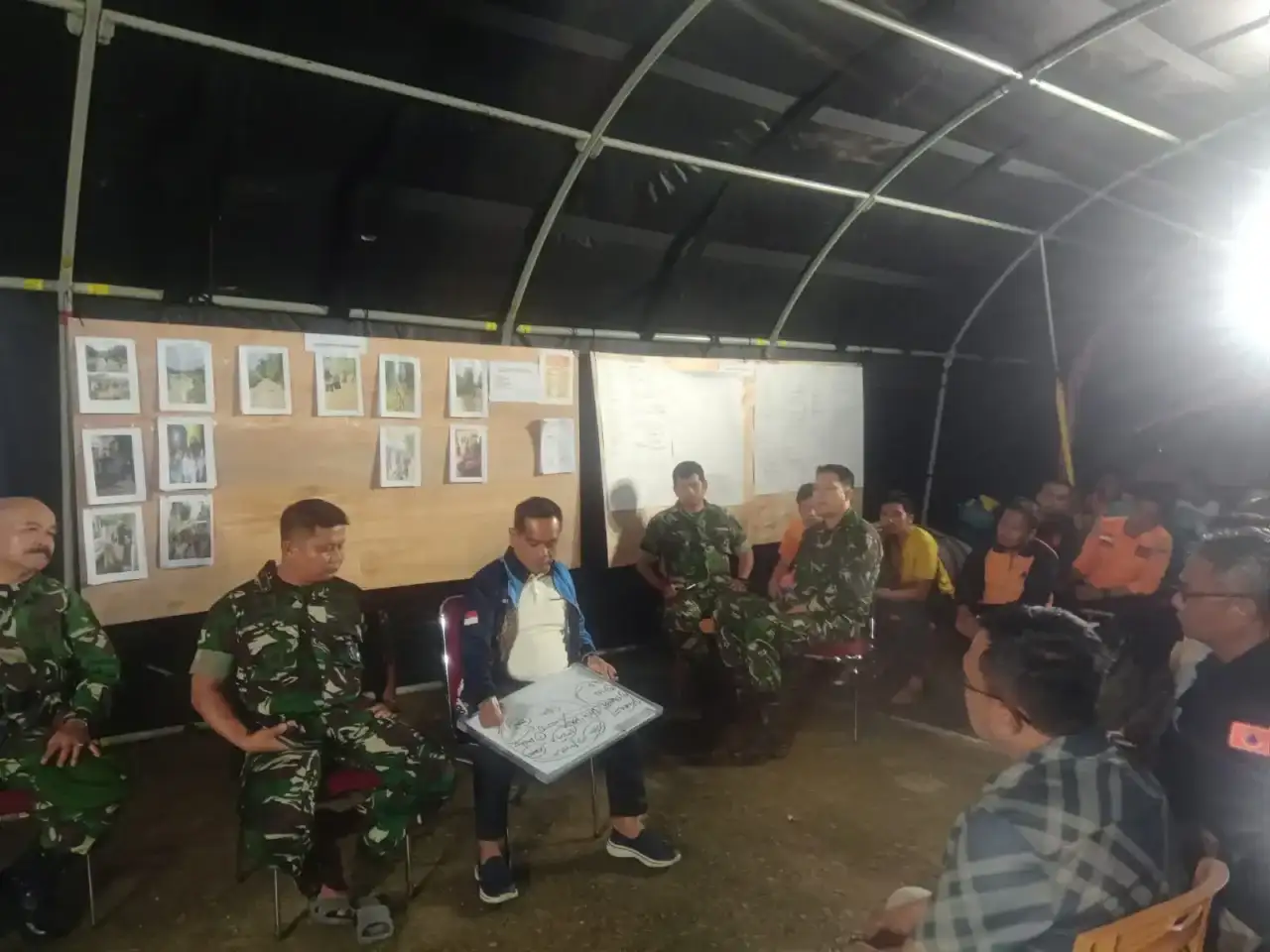 siap-gerak-bersama,-dandim-0311/pessel,-kunjungi-posko-bencana-banjir-dan-longsor