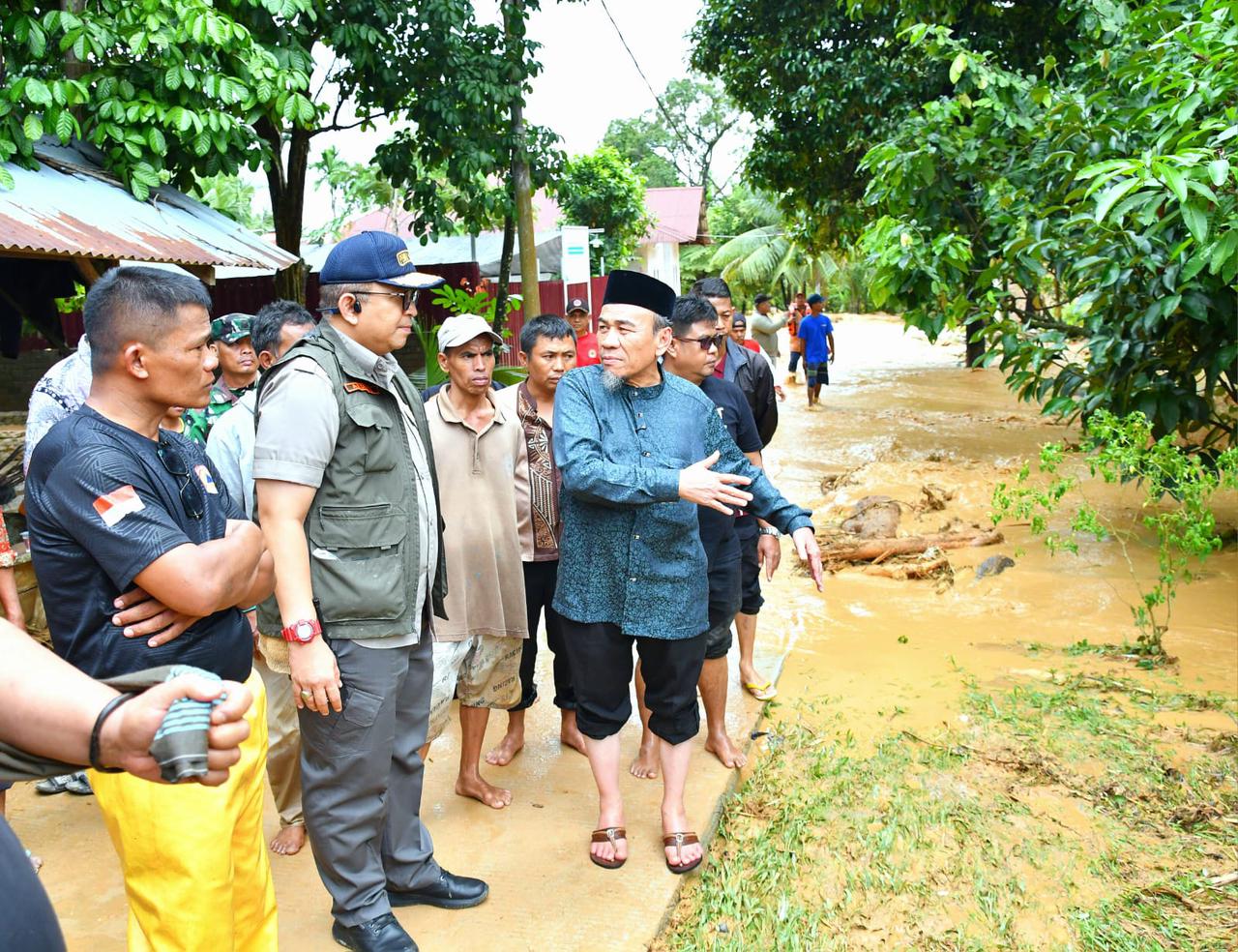 wawako-maigus-nasir-serahkan-bantuan-tanggap-darurat-di-kawasan-guo-kuranji