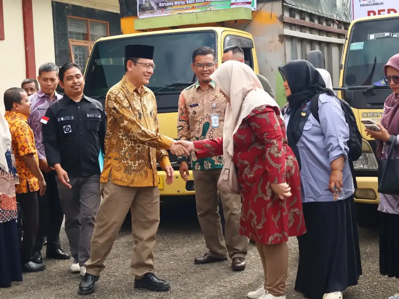 peduli-korban-bencana,-asn-kecamatan-payakumbuh-barat-galang-bantuan-senilai-rp126-juta
