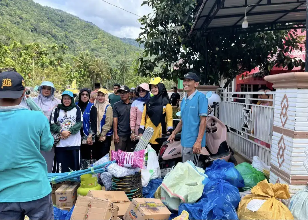 darma-wanita-persatuan-pesisir-selatan-salurkan-bantuan-untuk-korban-banjir-dan-longsor-di-muaro-aia-bayang-utara