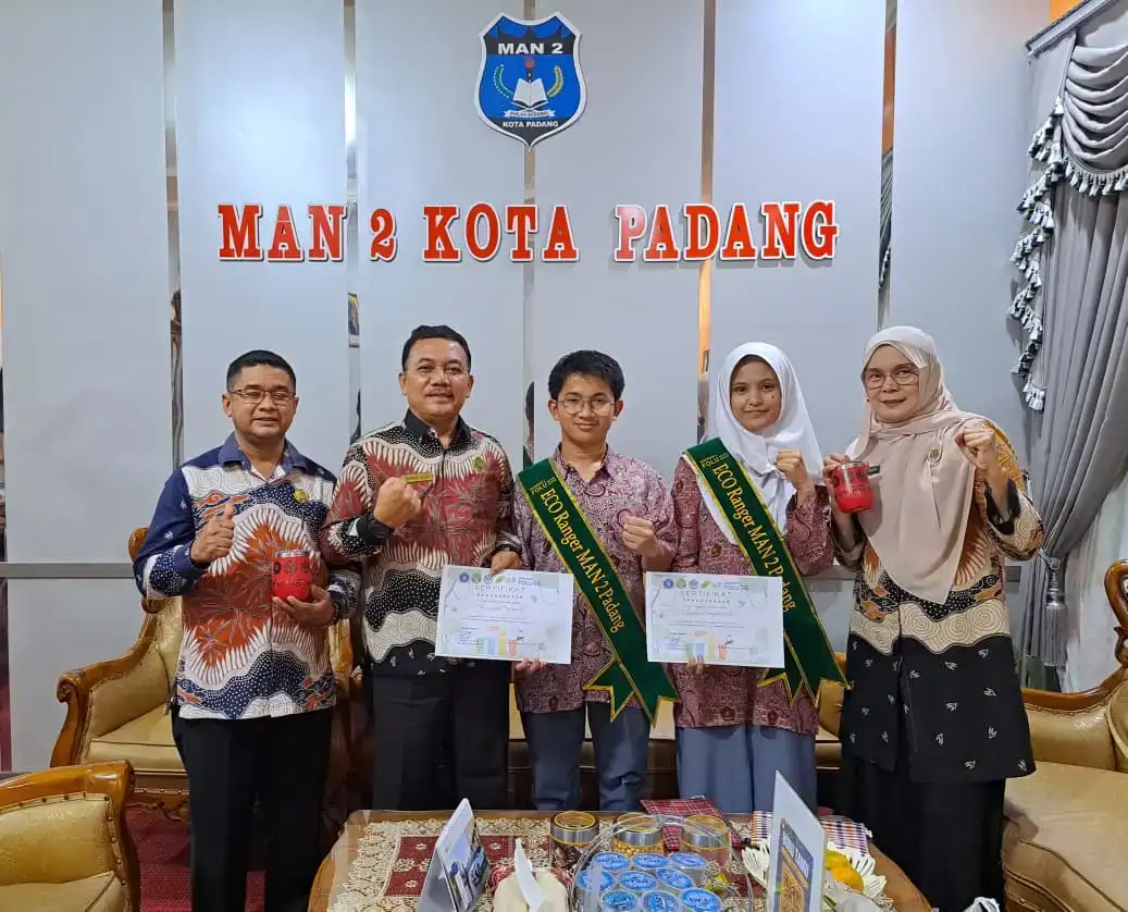 dua-siswa-man-2-padang-jadi-eco-ranger,-dorong-gerakan-adiwiyata-madrasah