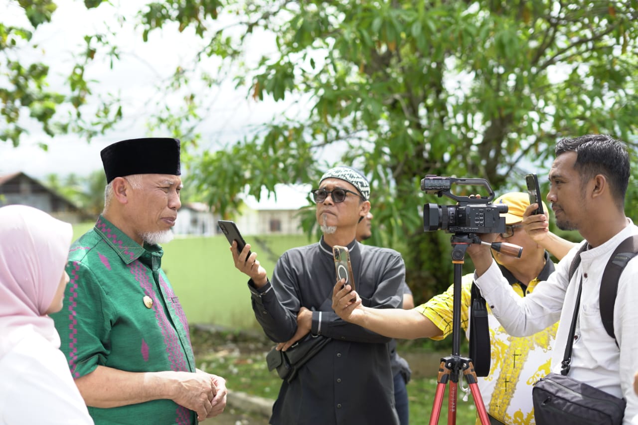 curah-hujan-masih-tinggi,-gubernur-mahyeldi-imbau-warga-waspadai-bencana-susulan curah-hujan-masih-tinggi,-gubernur-mahyeldi-imbau-warga-waspadai-bencana-susulan