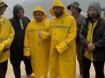 saat-hujan-deras-dan-debit-air-naik,-zigo-rolanda-pantau-pengerjaan-normalisasi-sungai-di-gunung-nago-dan-batu-busuk