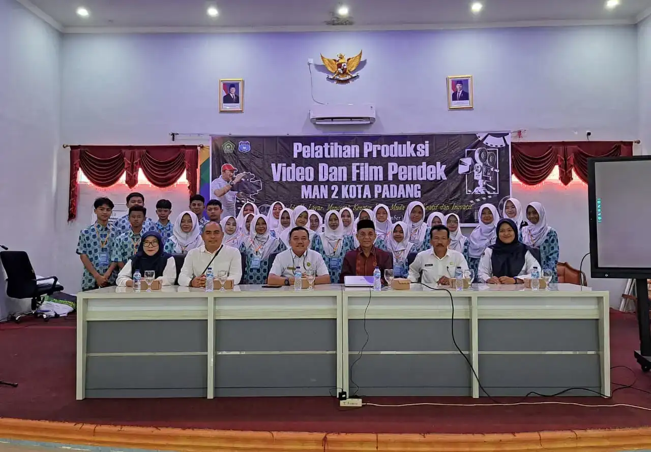 40-siswa-man-2-padang-ikuti-pelatihan-produksi-video-dan-film-pendek