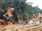 dibalik-hujatan,-tim-bnpb-berjuang-tanpa-henti-bantu-korban-bencana