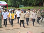 kembali-tinjau-bencana-sumbar,-presiden-prabowo-beri-dukungan-moril-pada-korban