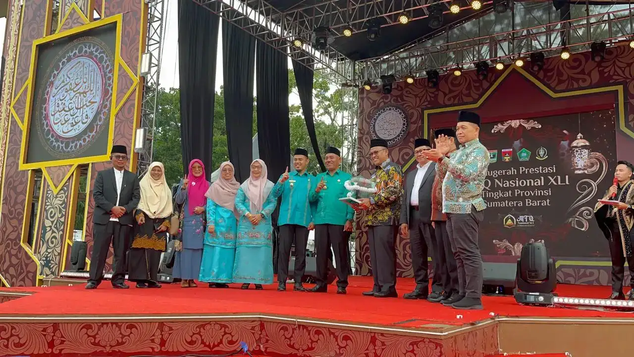 sekdaprov-sumbar:-mtq-wujudkan-al-qur’an-sebagai-fondasi-karakter-dan-pembangunan-daerah sekdaprov-sumbar:-mtq-wujudkan-al-qur’an-sebagai-fondasi-karakter-dan-pembangunan-daerah