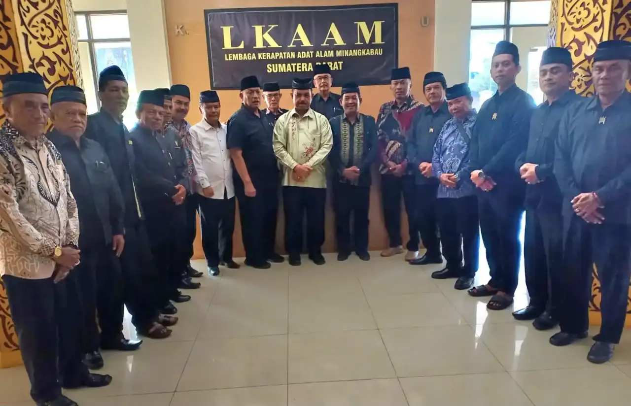 untuk-penguatan-kapasitas,-pengurus-kan-aur-kuniang-pasbar-kunjungi-lkaam-sumbar