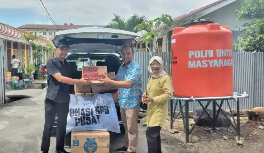 korban-bencana-banjir-dan-tanah-longsor-di-sumbar-terima-bantuan-dari-sps-pusat