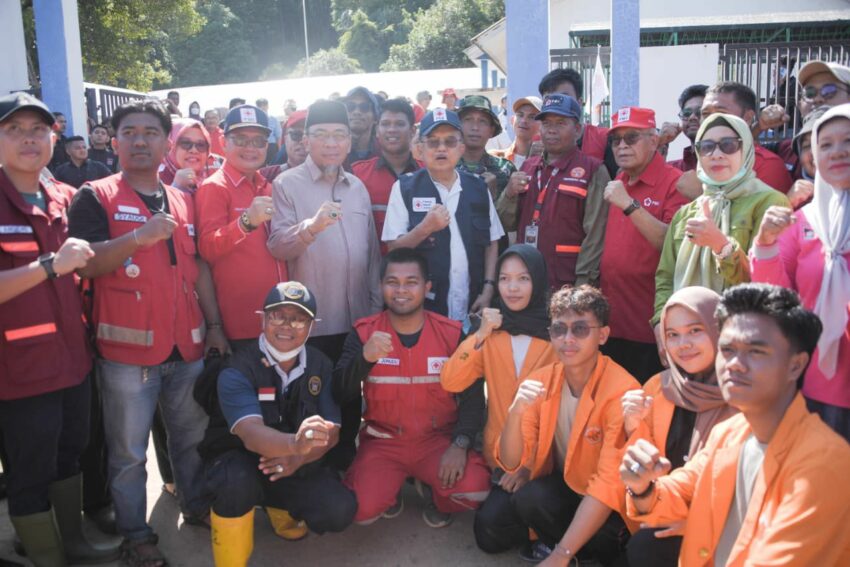 jusuf-kalla-tinjau-padang,-perintahkan-pmi-percepat-penanganan-bencana