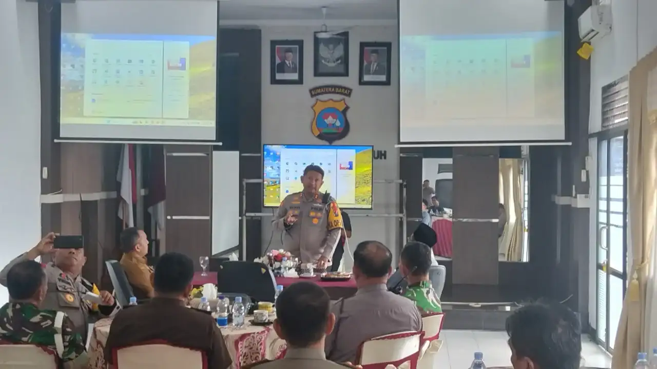 kapolres-payakumbuh-tegaskan-pelarangan-peredaran-petasan-dan-kembang-api-saat-malam-pergantian-tahun-baru-2026