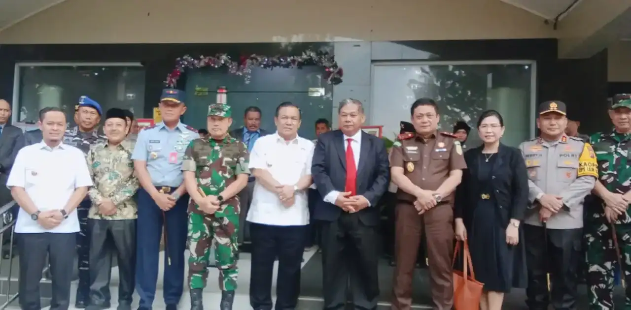 plt-gubernur-riau-bersama-forkopimda-tinjau-pengamanan-natal-2025-dan-tahun-baru-2026