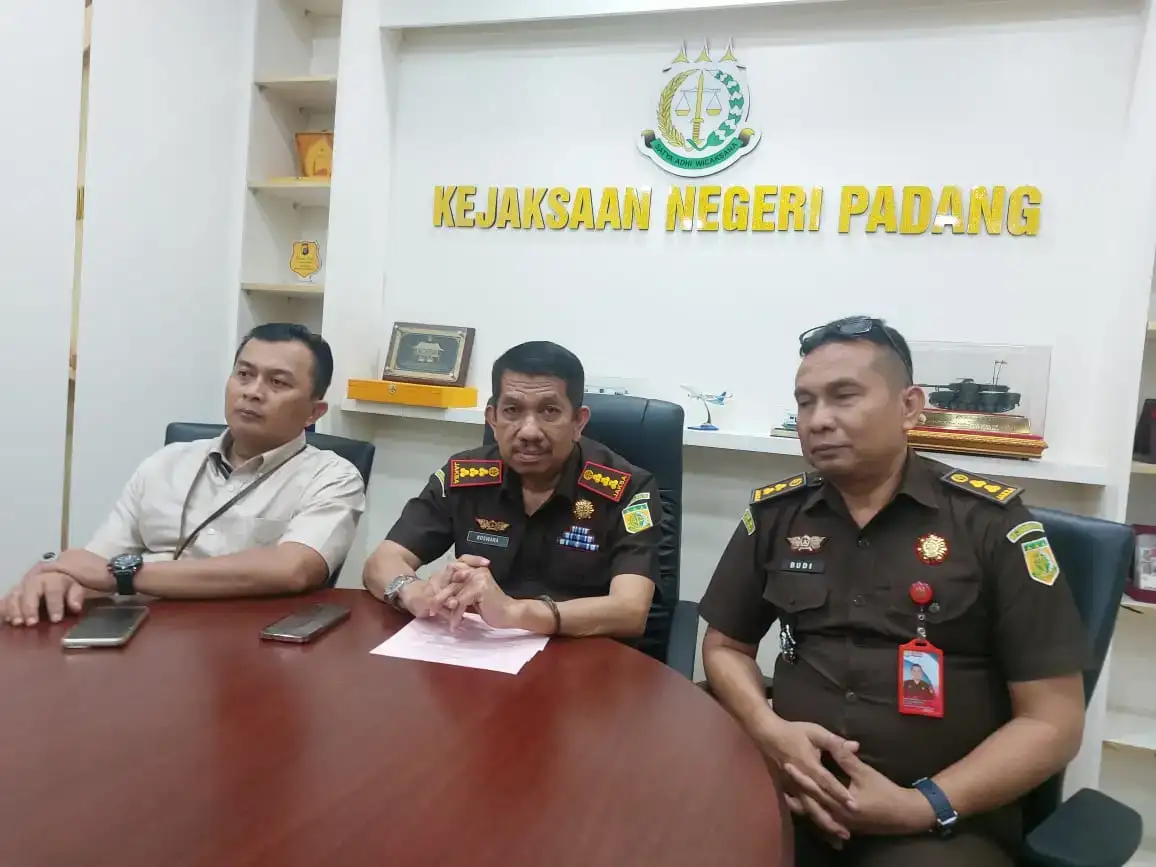 kejari-padang-tetapkan-anggota-dprd-sumbar-inisial-bsn-tersangka-kasus-kmk
