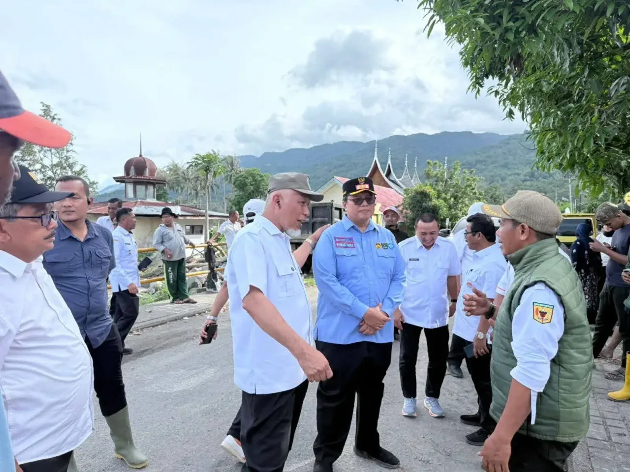 warga-batipuh-selatan-sampaikan-keluhan-pascabencana-ke-gubernur-sumbar warga-batipuh-selatan-sampaikan-keluhan-pascabencana-ke-gubernur-sumbar