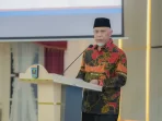gubernur-sumbar-sampaikan-duka-mendalam-atas-wafatnya-pimpinan-pondok-modern-gontor,-prof-kh.-amal-fathullah-zarkasyi