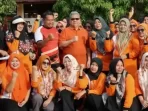 ketua-dprd-sumbar-muhidi-hadiri-temu-ramah-kelompok-senam-wanita-limau-manis
