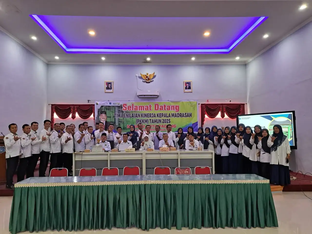 pengawas-madrasah-lakukan-penilaian-kinerja-kepala-man-2-padang