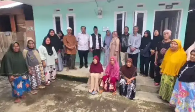 temui-penerima-manfaat-bedah-rumah,-shadiq-pasadigue-komit-mengawal-program-pro-rakyat