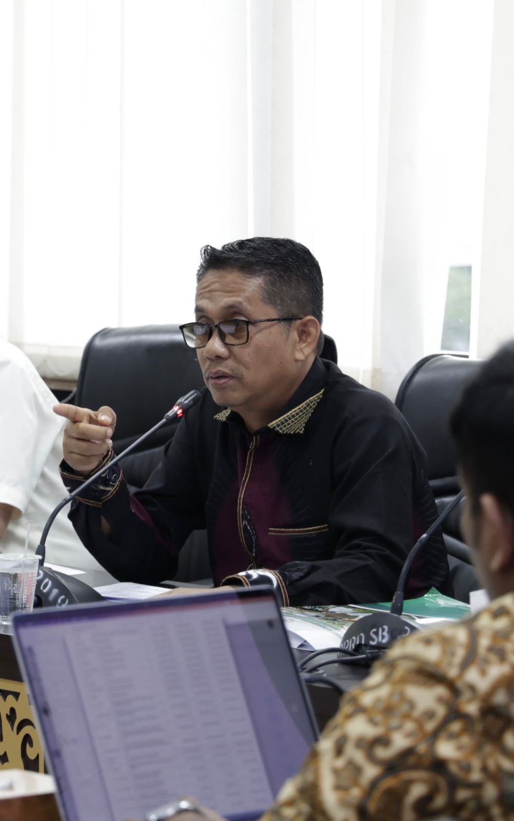 wakil-ketua-dprd-sumbar-evi-yandri:-pemprov-harus-serius-kejar-pajak-air-permukaan wakil-ketua-dprd-sumbar-evi-yandri:-pemprov-harus-serius-kejar-pajak-air-permukaan