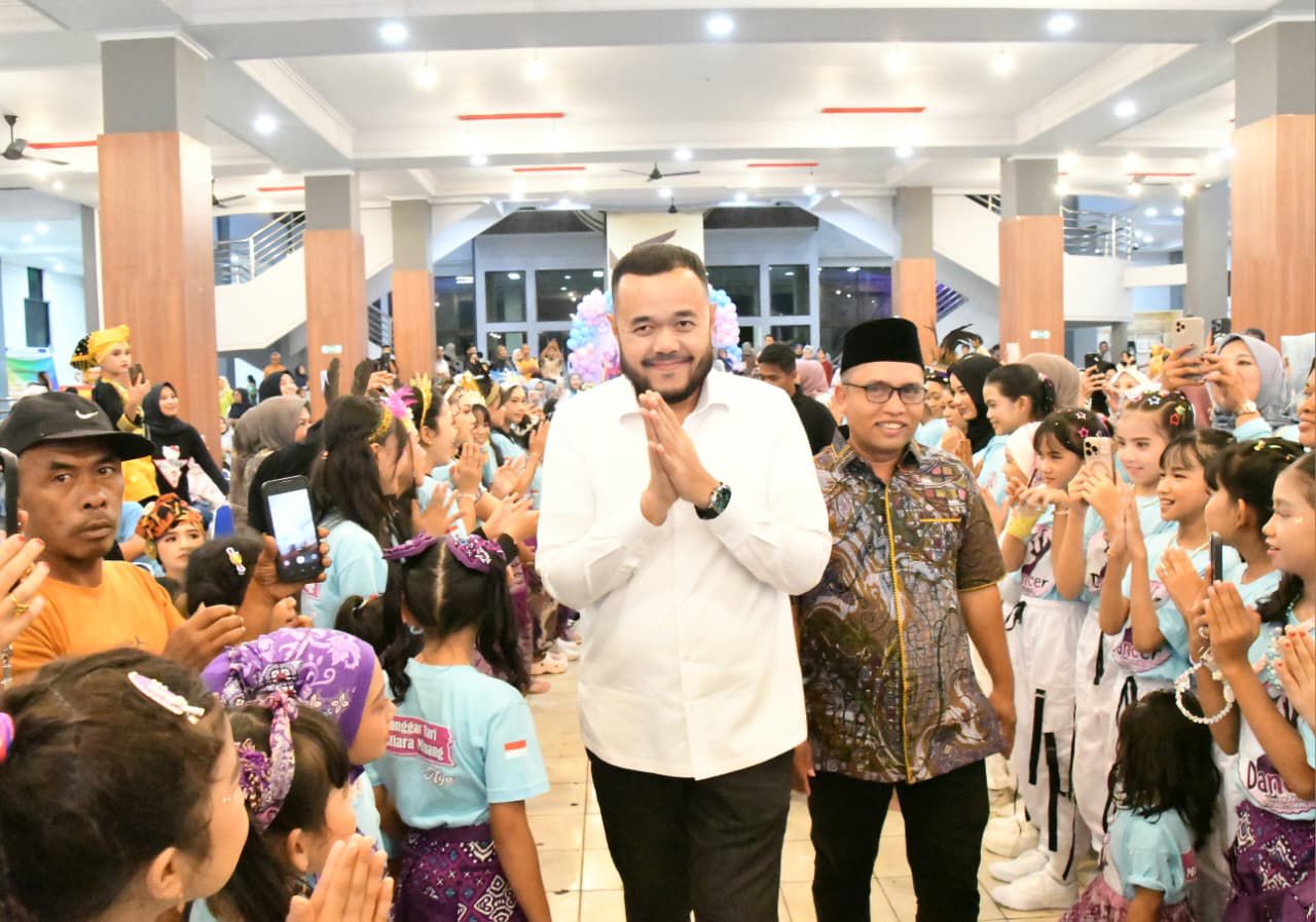 festival-tari-tradisional,-fadly-amran:-pemko-serius-dukung-kemajuan-seni-dan-budaya