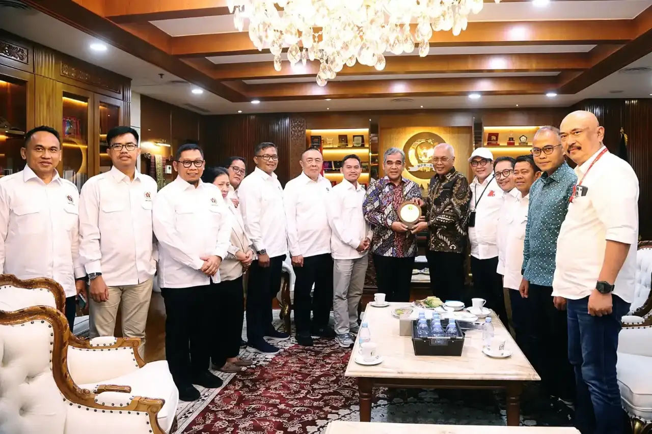 audensi-dengan-pwi-pusat,-ahmad-muzani:-hati-saya-masih-wartawan