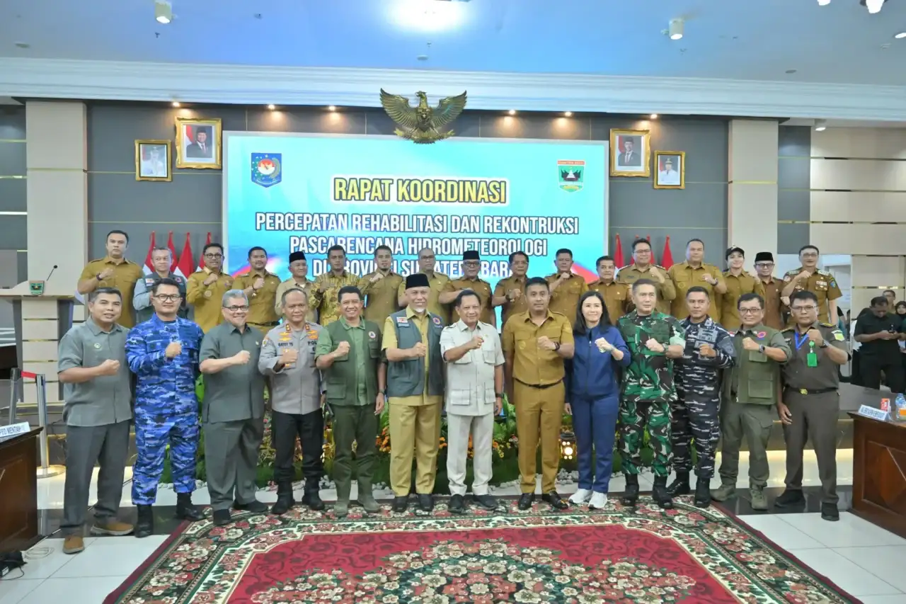 mendagri-tegaskan-akurasi-data-jadi-kunci-percepatan-pemulihan-pascabencana-sumbar