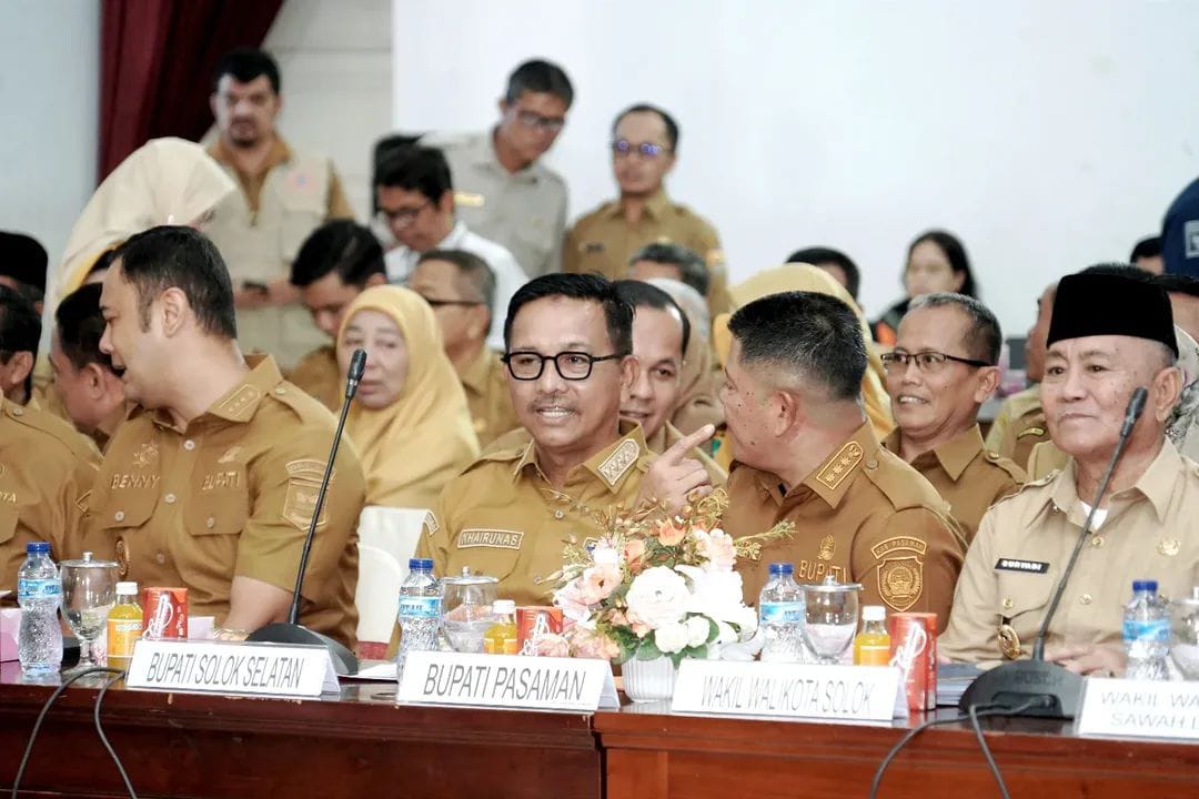 bupati-bahas-strategi-pulihkan-solok-selatan-pasca-bencana bupati-bahas-strategi-pulihkan-solok-selatan-pasca-bencana