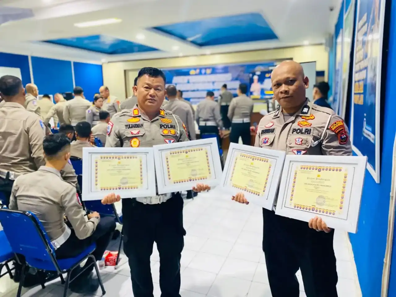 sat-lantas-polres-payakumbuh-raih-empat-penghargaan-dari-ditlantas-polda-sumbar sat-lantas-polres-payakumbuh-raih-empat-penghargaan-dari-ditlantas-polda-sumbar