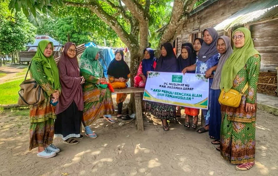 bantuan-korban-banjir,-solidaritas-ibu-ibu-muslimat-nu-sentuh-pasaman-barat bantuan-korban-banjir,-solidaritas-ibu-ibu-muslimat-nu-sentuh-pasaman-barat