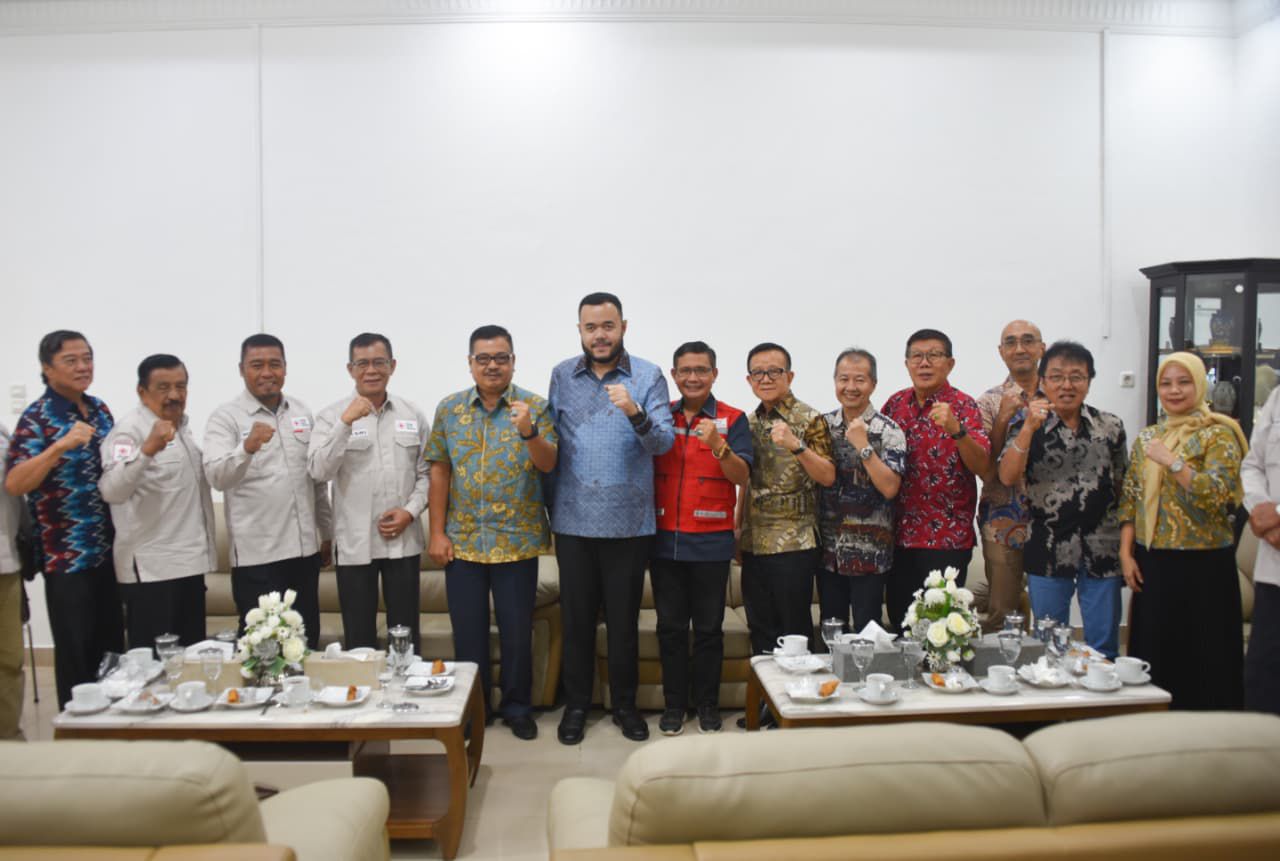 temui-wako-fadly-amran,-pmi,-hbt-dan-sjs-plaza-berkolaborasi-gelar-donor-darah temui-wako-fadly-amran,-pmi,-hbt-dan-sjs-plaza-berkolaborasi-gelar-donor-darah