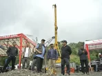 gubernur-mahyeldi-tinjau-perbaikan-jembatan-kembar-padang-panjang,-target-rampung-jelang-lebaran
