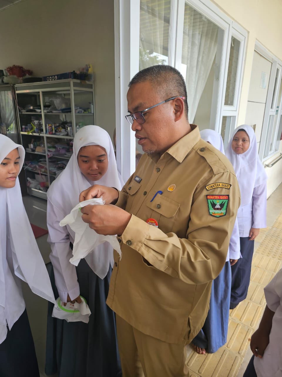 sekdaprov-sumbar-tinjau-slb-negeri-1-payakumbuh,-pastikan-layanan-pendidikan-inklusif-berjalan-optimal sekdaprov-sumbar-tinjau-slb-negeri-1-payakumbuh,-pastikan-layanan-pendidikan-inklusif-berjalan-optimal